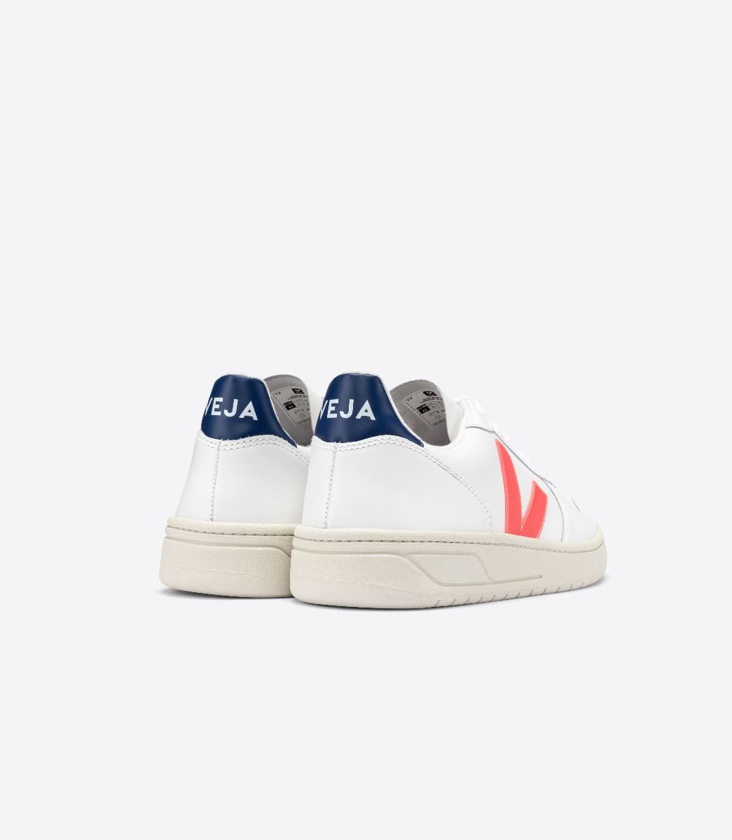 Veja V-10 Leather / men