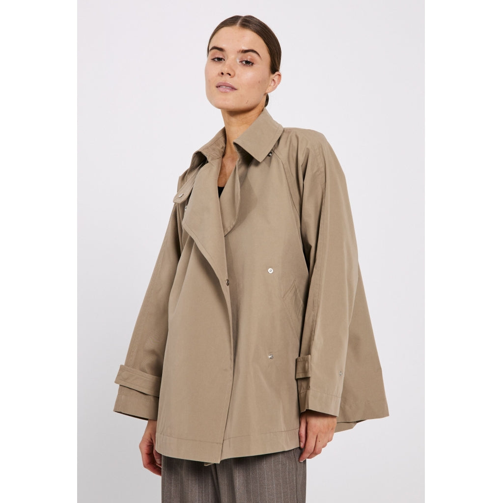 Norr  VANA short trench / women