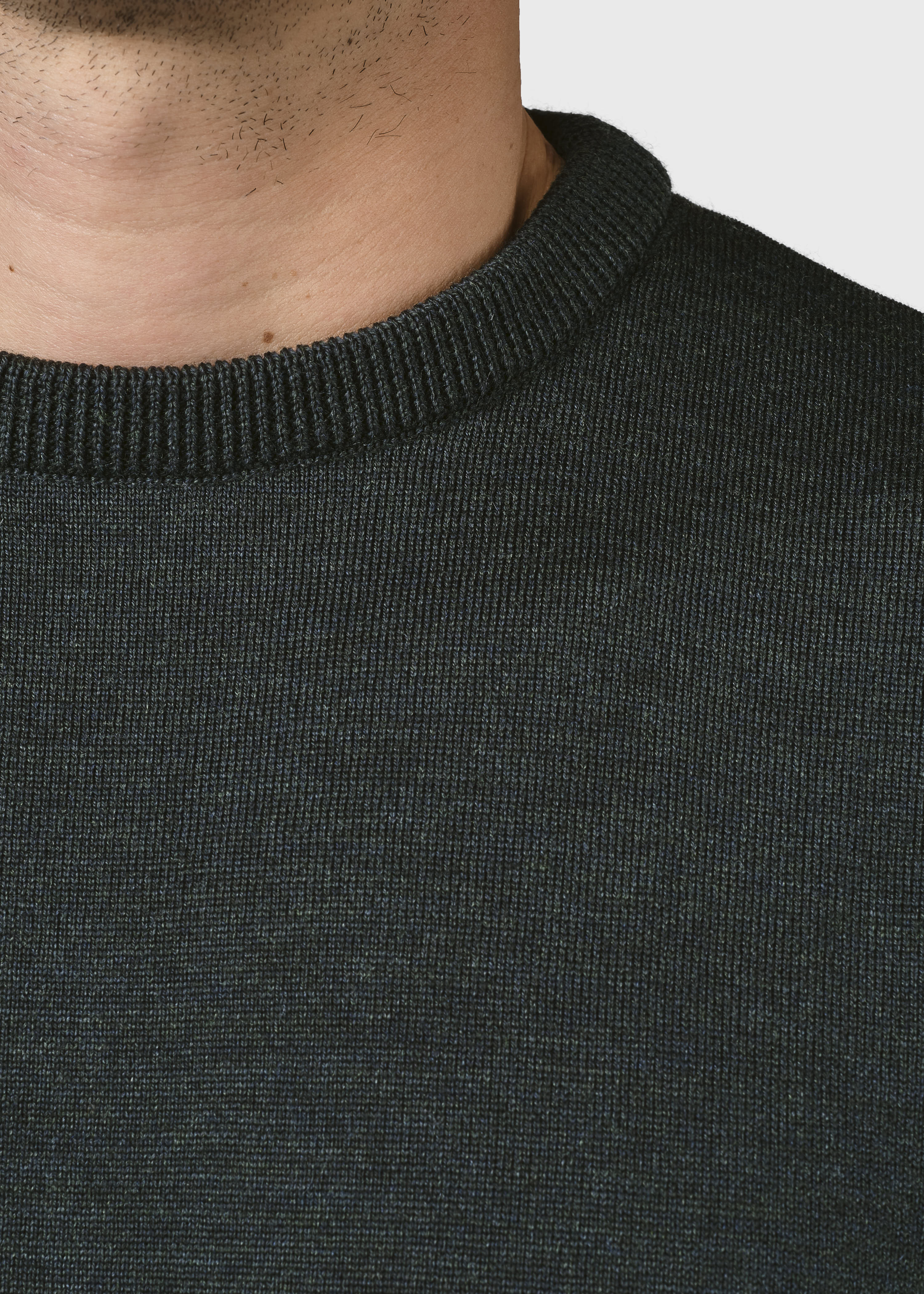 Mens basic merino knit sweater