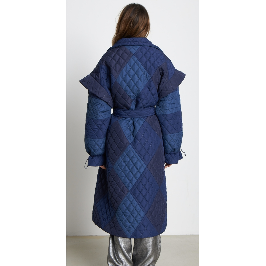 Stella Nova  MATHINE long quilted coat / woman