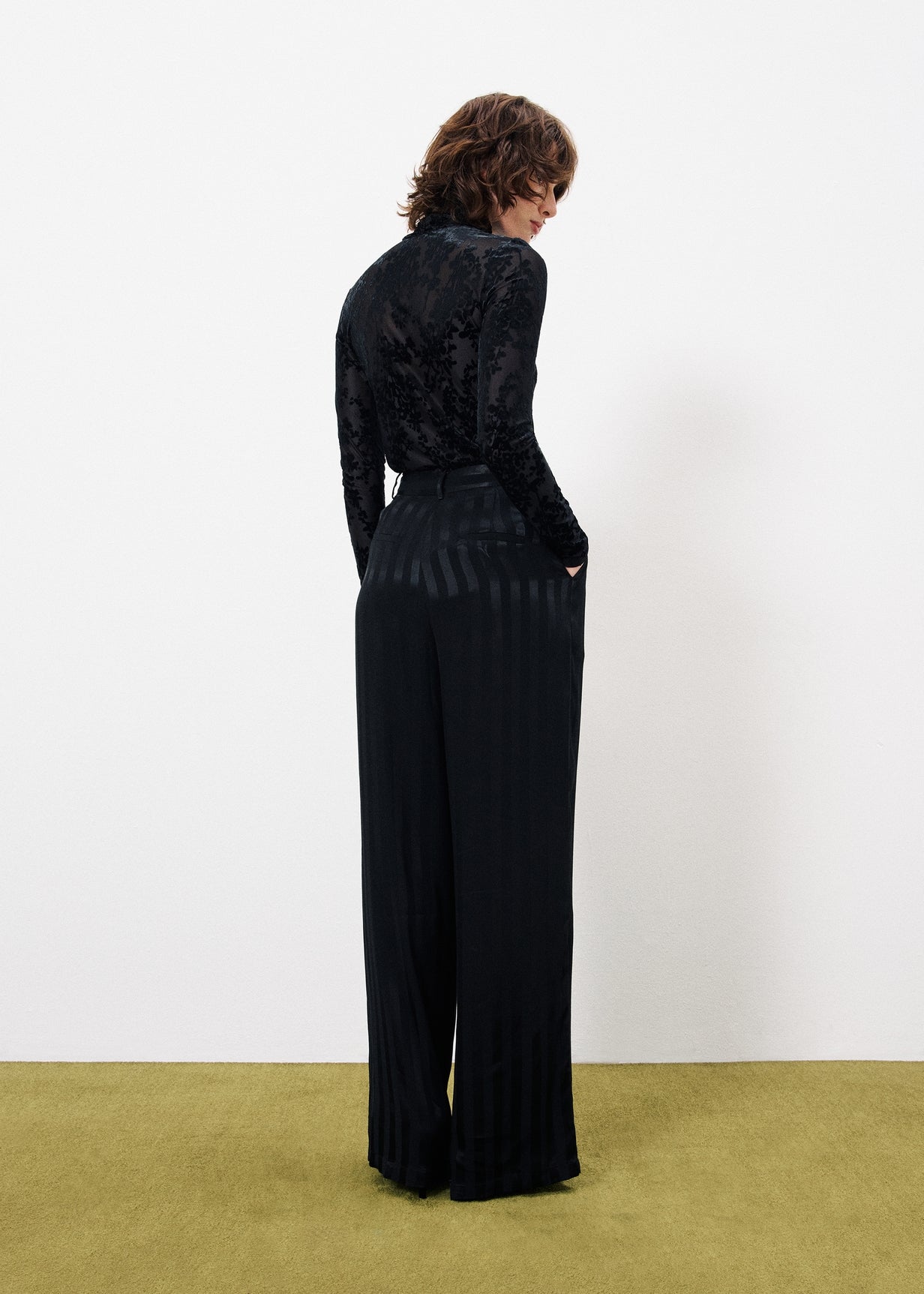 CARMELITE top