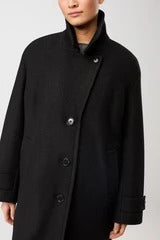 Short coat with lapels