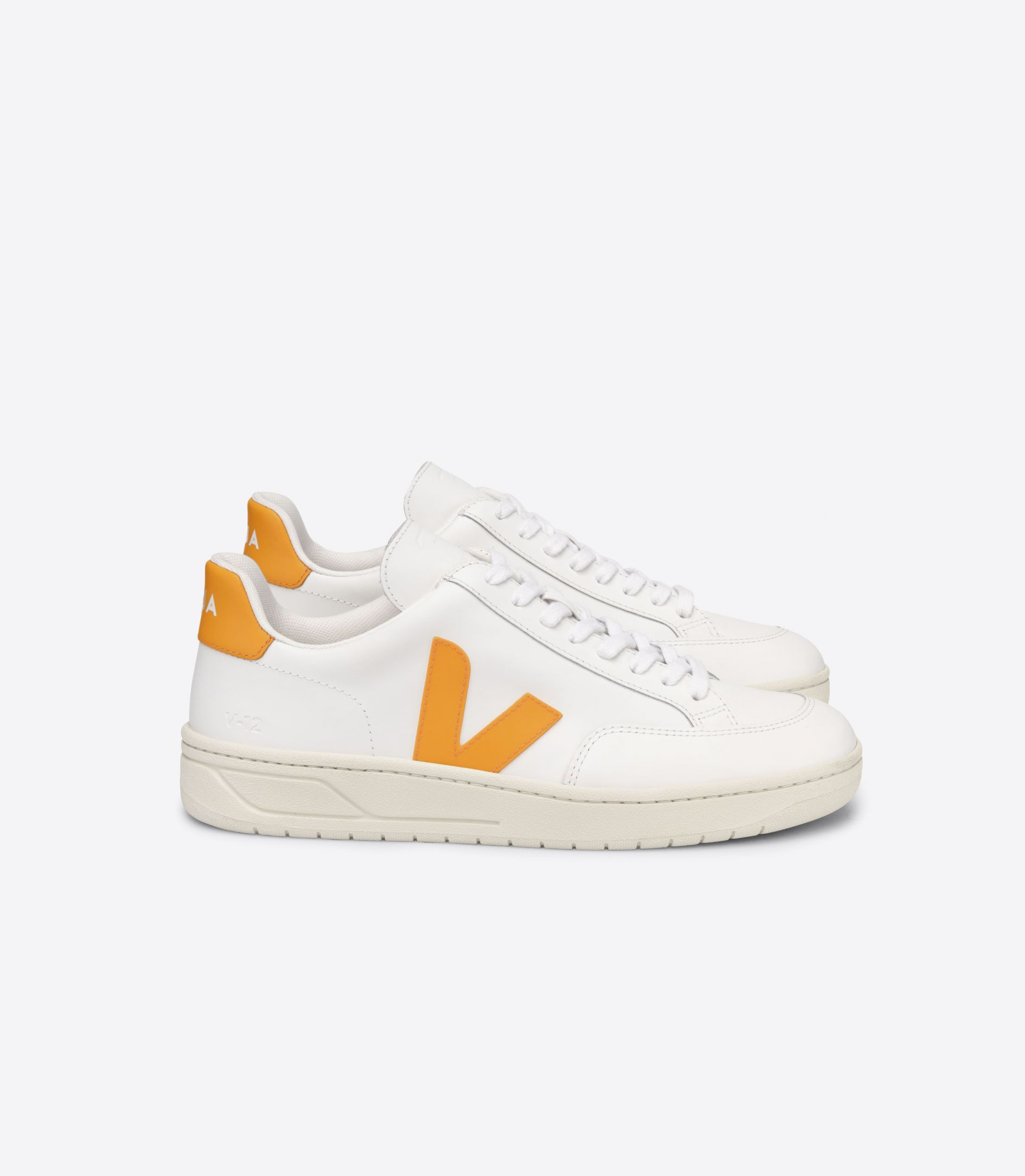 Veja  V-12  Leather / men