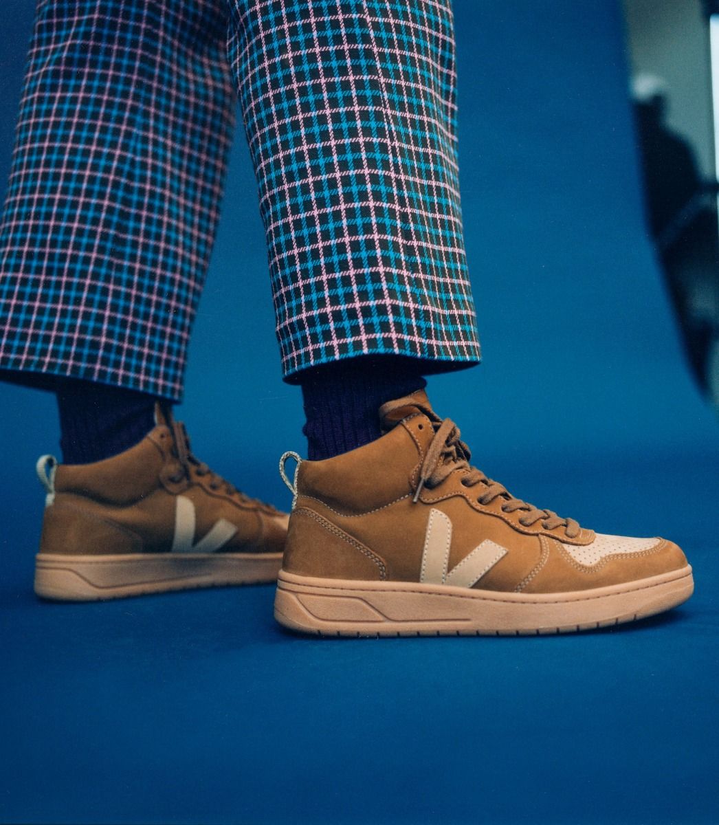 V-15 nubuck
